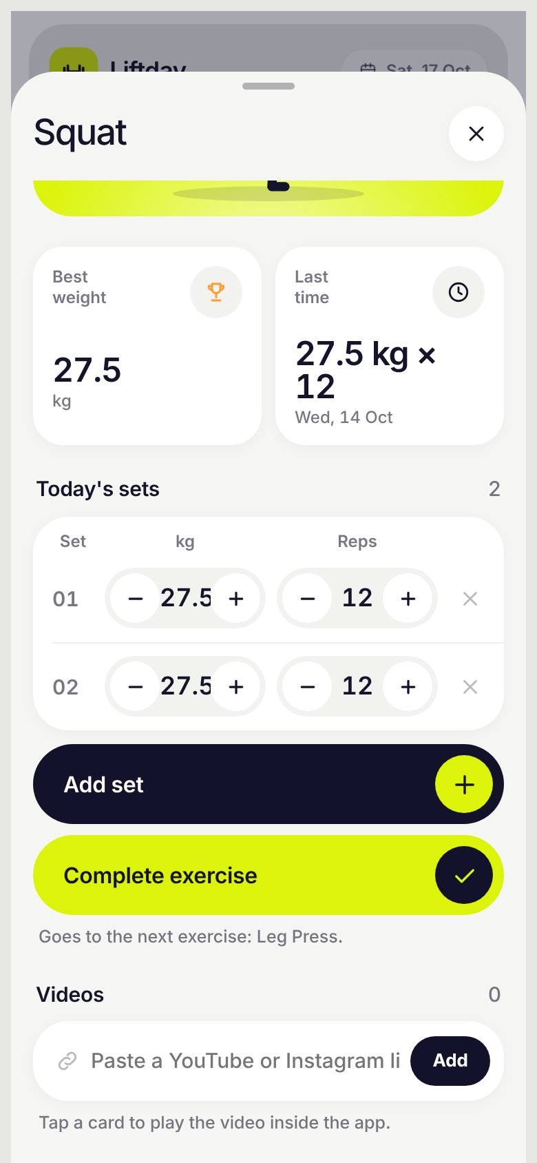Logging sets of squats with weight and reps